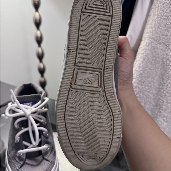 Nike shoes - Picture 7 of 9